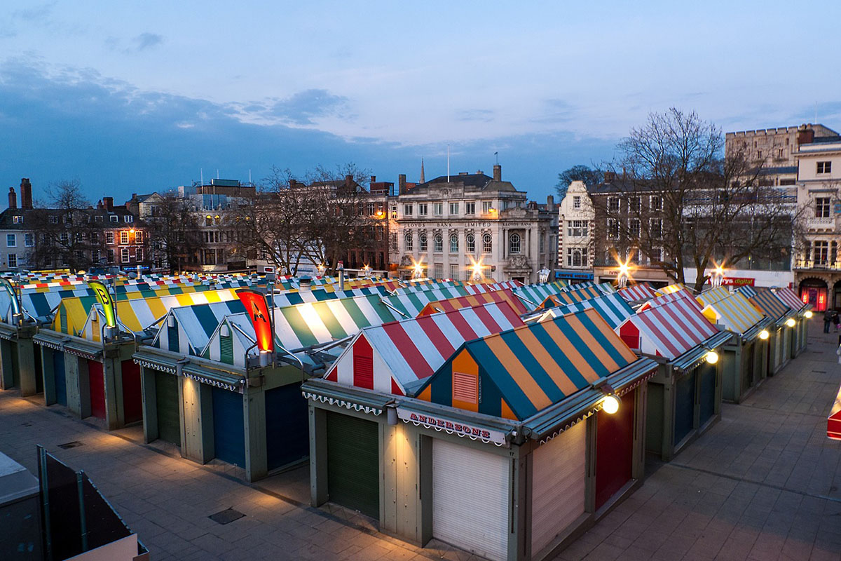 Foires, salons et marchés spéciaux